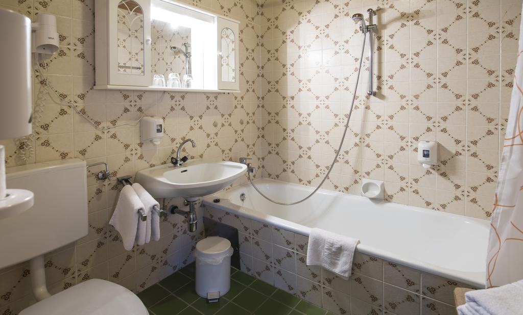 Berghotel Predigstuhl Bad Goisern Pokoj fotografie
